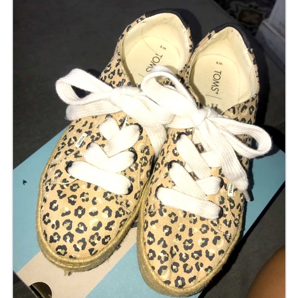 toms leopard print platform